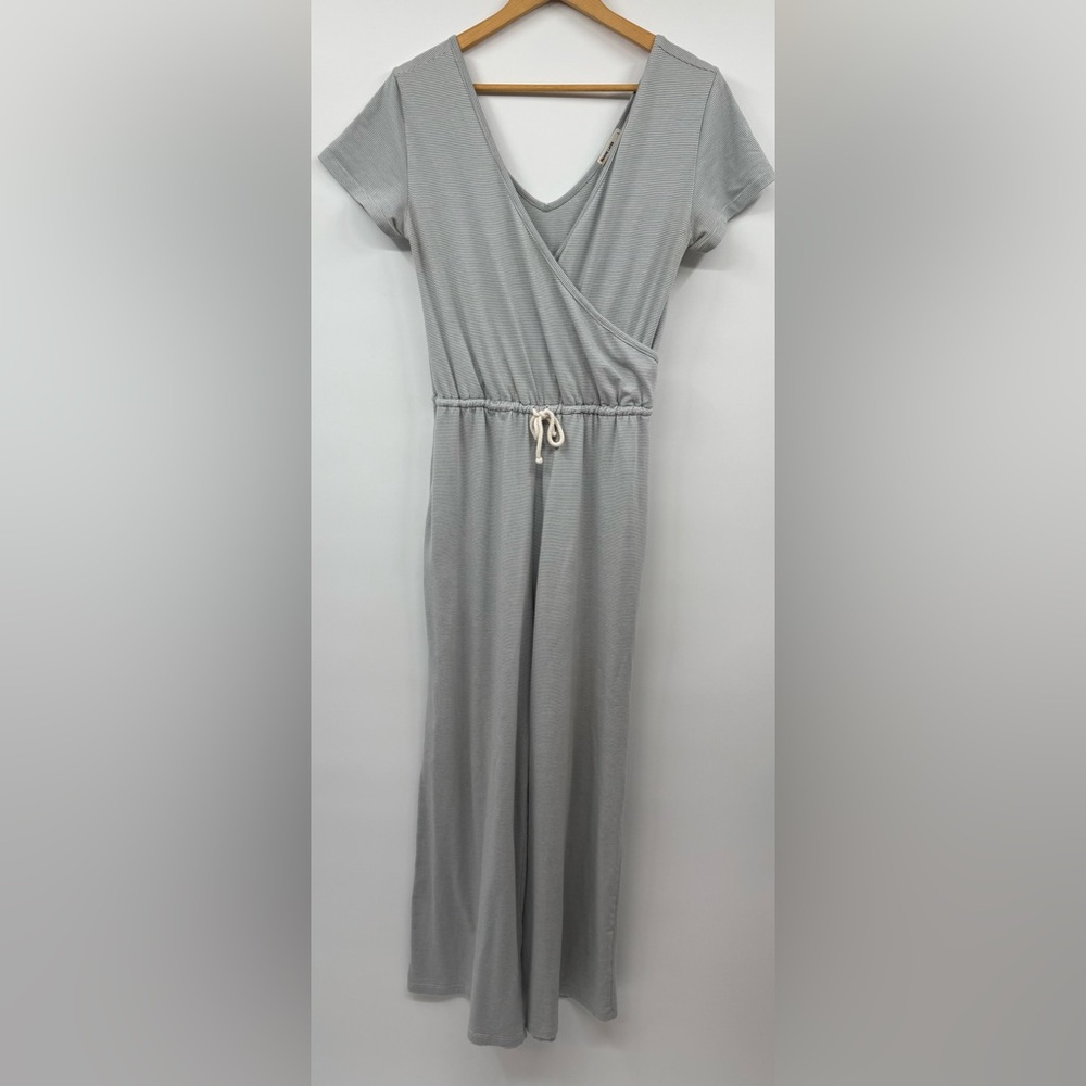 Light Gray Short-Sleeve Jumpsuit with Drawstring Waist - Picture 4 of 11